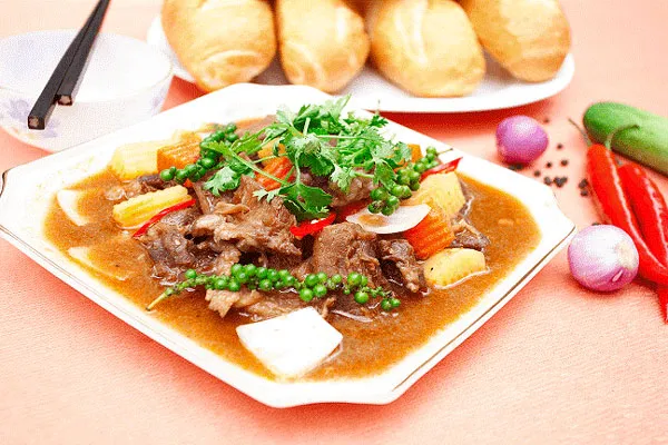 Cách làm bắp bò hầm tiêu xanh bổ dưỡng