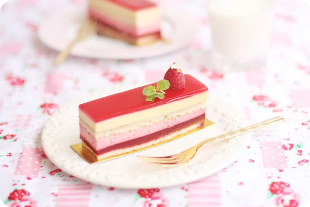 Hibiscus Mousse cake mát lạnh và ngọt thanh