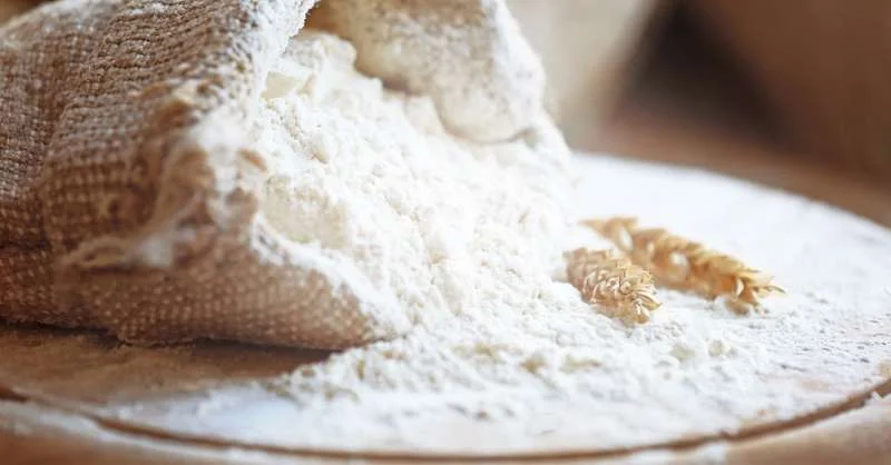 Mặt nạ trứng gà bột mì giúp làm mịn, làm sáng da