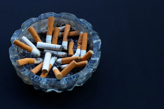 Không sử dụng thuốc lá và tránh tiếp xúc với khói thuốc