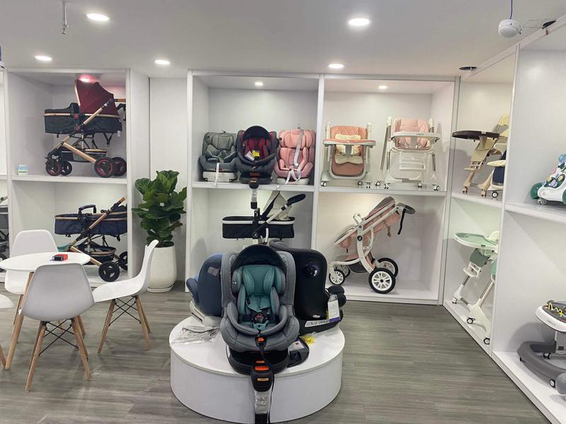 Cửa hàng trưng bày sản phẩm xe đẩy em bé của Chilux