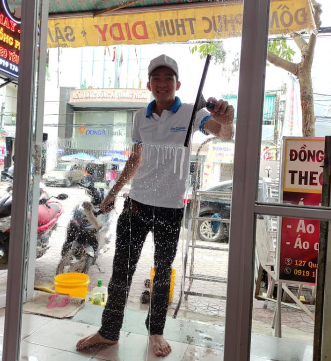 Kính Cleaner - Vệ sinh kính chuyên nghiệp tại Quảng Ngãi