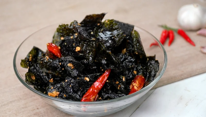 Rong biển cháy tỏi, vừa thơm lại vừa cay