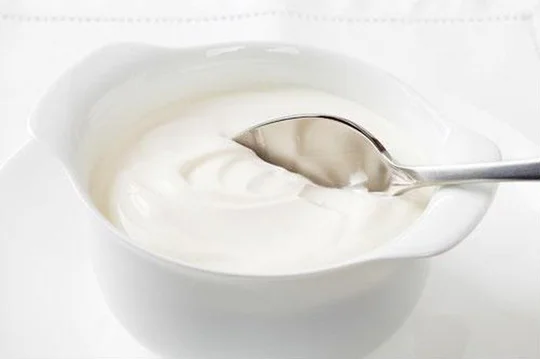 Làm trắng da với mặt nạ lá tía tô và sữa chua