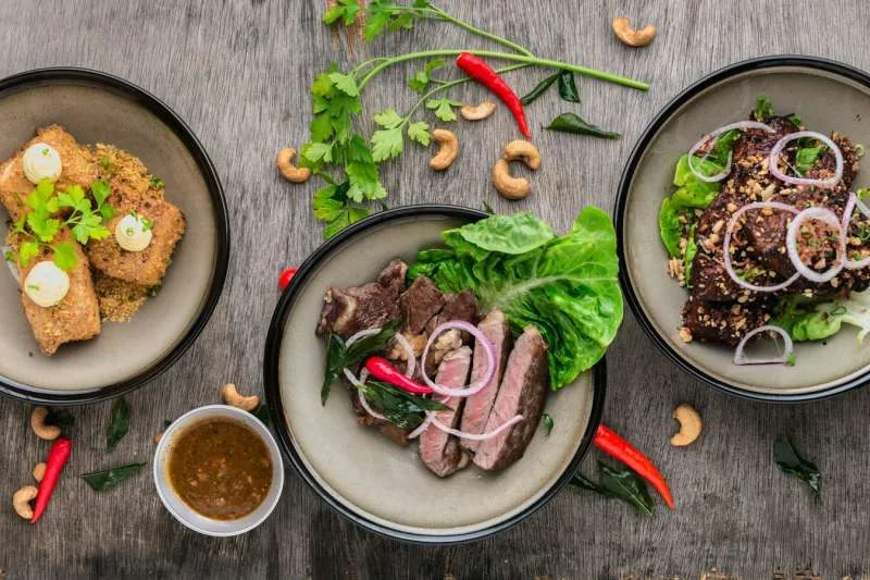 Chế độ ăn Atkins là chế độ ăn với hàm lượng chất béo bão hòa cao
