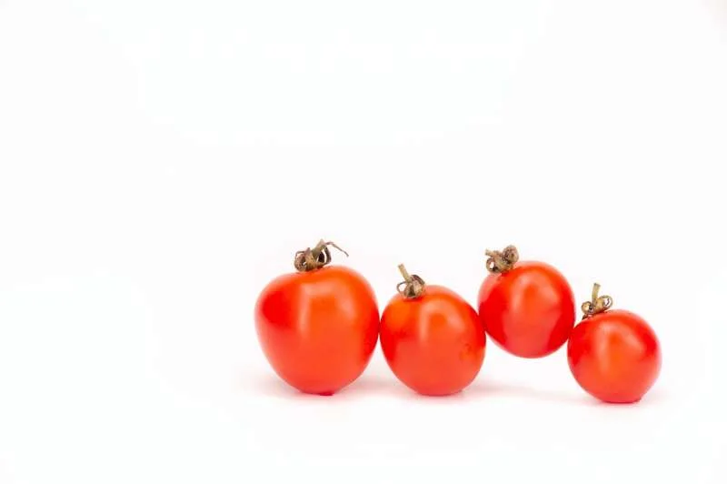 Dưỡng da với mặt nạ cà chua thuần túy