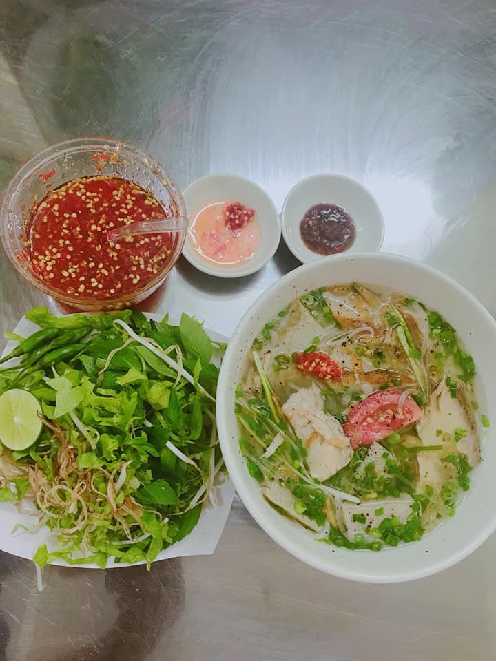 Thưởng thức món ăn Nha Trang tại Quán Nhớ Nha Trang
