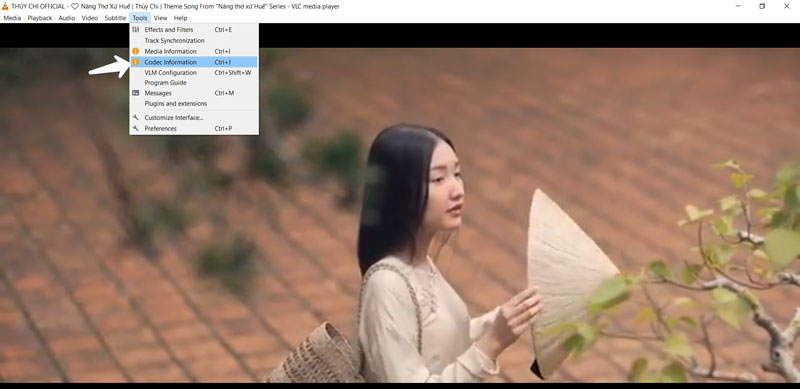 Chọn Tools -> Codec Information để lấy link tải Video